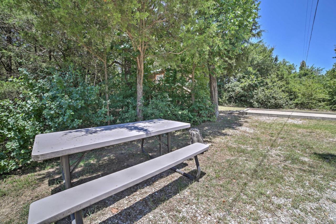 Branson Cabin With Deck Near Table Rock Lake! Zewnętrze zdjęcie